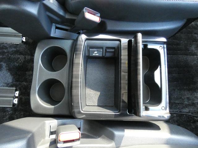 エルグランド ２５０ハイウェイスターＳ　アーバンクロム　後期　両側パワスラ　ハーフレザーシート　クルーズコントロール　全周囲カメラ　カーウイングス対応ＨＤＤナビ　フルセグ　ドラレコ　ＥＴＣ　ＤＶＤ　ＬＥＤヘッドランプ　純正１８インチＡＷ　前後ソナー（54枚目）