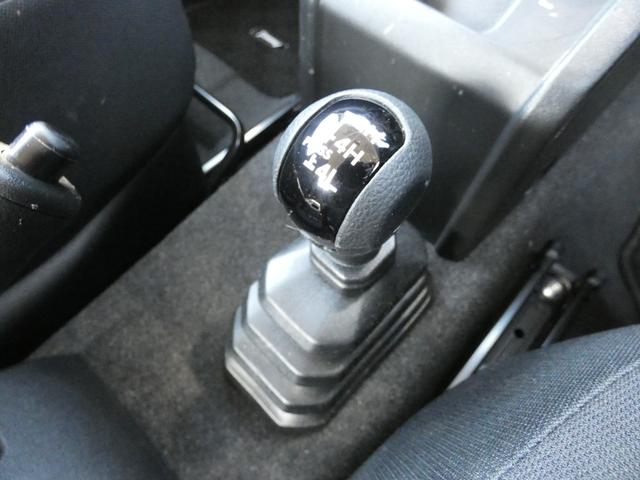 ジムニー ＸＧ　４ＷＤ　メモリーナビ　フルセグ　ＤＶＤ　Ｂｌｕｅｔｏｏｔｈ　ダウンヒルアシスト　ワンオーナー　アイドリングストップ　オートライト　純正１５インチＡＷ（10枚目）