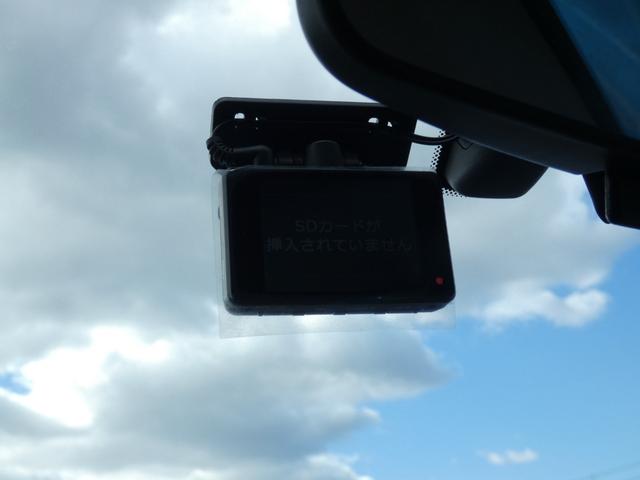 セレナ ２０Ｓ　純正ナビ　フルセグ　ＥＴＣ　ドライブレコーダー　クルーズコントロール　ロールサンシェード　オートライト　禁煙車（9枚目）