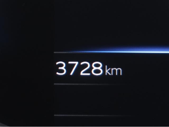 プリウス Ｚ　リアカメラ　プリクラッシュ　ＰＷシート　ＡＣ１００Ｖ電源　ＬＥＤランプ　オートクルーズ　アルミホイール　ドライブレコーダ　ＡＣ　運転席エアバッグ　横滑り防止装置　ＥＴＣ付　盗難防止システム　ＴＶ（9枚目）