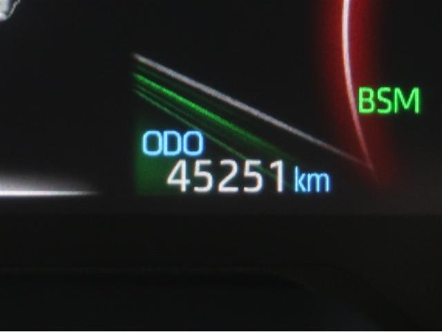 ＲＡＶ４ Ｇ　Ｚパッケージ　インテリジェントクリアランスソナー　ＡＷＤ　ＬＥＤライト　アルミホイル　オートクルーズ　横滑り防止装置　バックガイドモニター　盗難防止装置　デュアルエアバッグ　メモリナビ　キーレス　パワーシート（8枚目）