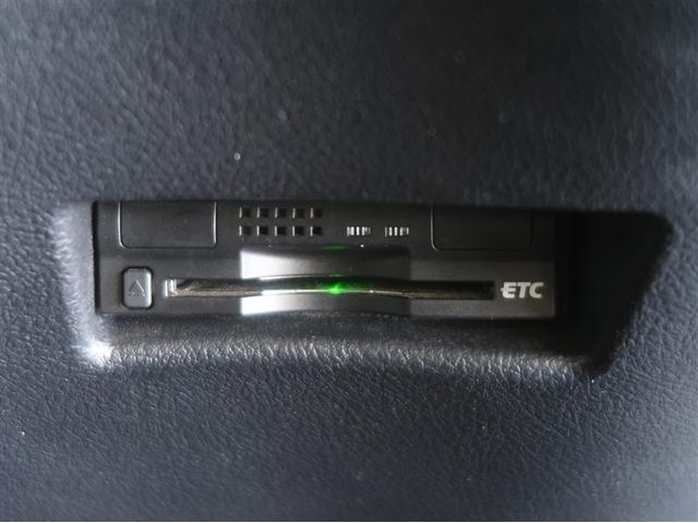 シエンタ Ｘ　ＥＴＣ装備　バックガイドモニター　運転席助手席エアバック　マニュアルエアコン　１オーナー　キーフリーシステム　アイドルストップ　メモリーナビゲーション　横滑防止装置　エアバック付き　ワンセグＴＶ（12枚目）