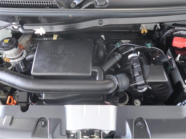 普段はあまり見ないエンジンルーム内も綺麗に仕上げています。見えない所も清潔に保ちたいですよね。