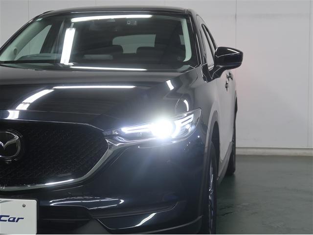 ＬＥＤヘッドライトです。デザイン性が良くとても明るいので、夜間の走行や悪天候でも安心です。しかも長寿命！