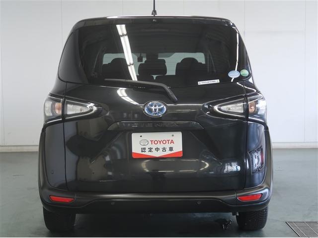 広々とした車内空間に優れた燃費性能。更にデザインも上質で人気のお車です！