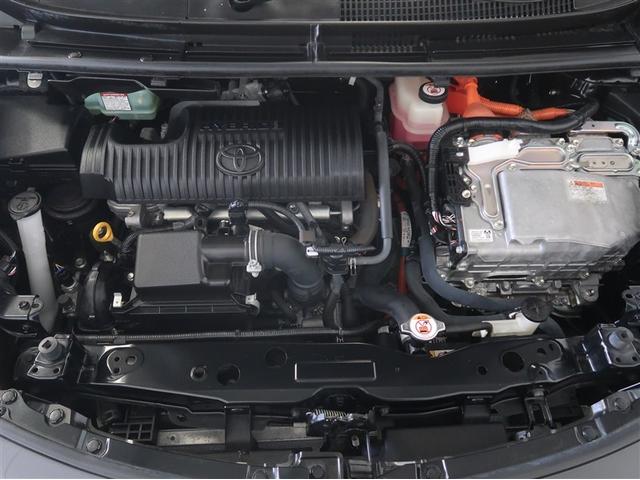 普段はあまり見ないエンジンルーム内も綺麗に仕上げています。見えない所も清潔に保ちたいですよね。