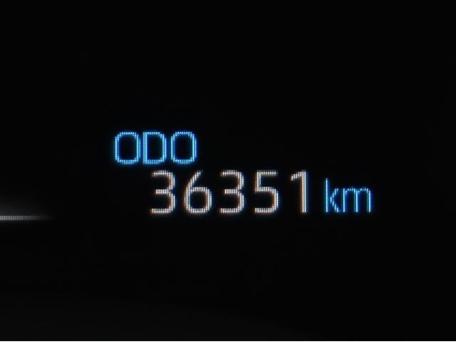 ヤリスクロス ハイブリッドＺ　クルーズＣ　横滑防止装置　リアカメラ　ワンオーナー車　ＬＥＤライト　メモリーナビゲーション　盗難防止装置　電動シート　ドライブレコーダー　ＡＷ　キーレス　スマートキー　ＡＢＳ　ナビ　４ＷＤ　ＥＴＣ（8枚目）