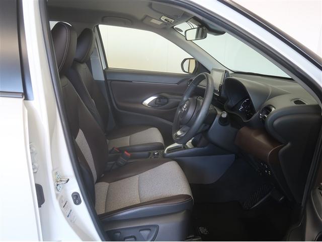 ヤリスクロス ハイブリッドＺ　クルーズＣ　横滑防止装置　リアカメラ　ワンオーナー車　ＬＥＤライト　メモリーナビゲーション　盗難防止装置　電動シート　ドライブレコーダー　ＡＷ　キーレス　スマートキー　ＡＢＳ　ナビ　４ＷＤ　ＥＴＣ（27枚目）