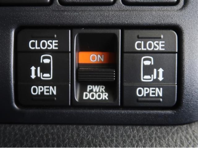 ヴォクシー ZS 煌III プリクラッシュ スマートキ アイスト DVD再生機能 横滑り防止装置 ナビTV アルミ 三列シート WAC 盗難防止 オートエアコン キーレス ETC装備 パワステ メモリナビ クルコン ABS(17枚目)