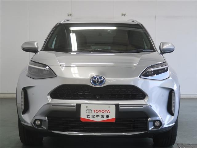 ヤリスクロス ハイブリッドＺ　アドベンチャー　横滑り防止装置　クルーズコントロール　キーレス　４ＷＤ　ＬＥＤヘッドライト　エアバッグ　ミュージックプレイヤー接続可　スマートキー　アイドリングストップ　オートエアコン　パワーステアリング　ドラレコ（4枚目）