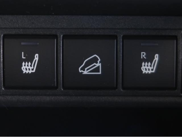 ヤリスクロス ハイブリッドＺ　アドベンチャー　横滑り防止装置　クルーズコントロール　キーレス　４ＷＤ　ＬＥＤヘッドライト　エアバッグ　ミュージックプレイヤー接続可　スマートキー　アイドリングストップ　オートエアコン　パワーステアリング　ドラレコ（20枚目）