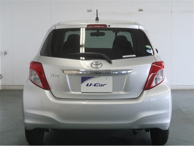 ヴィッツ Ｆ　スマイルエディション　スマートキー・プッシュスタート　ワンセグＴＶ　運転席助手席エアバッグ　ＡＵＸ接続　パワステ　盗難防止システム　ナビＴＶ　メモリーナビ　ワンオーナー　パワーウィンドウ　オートエアコン　キーフリー　ＥＴＣ（9枚目）