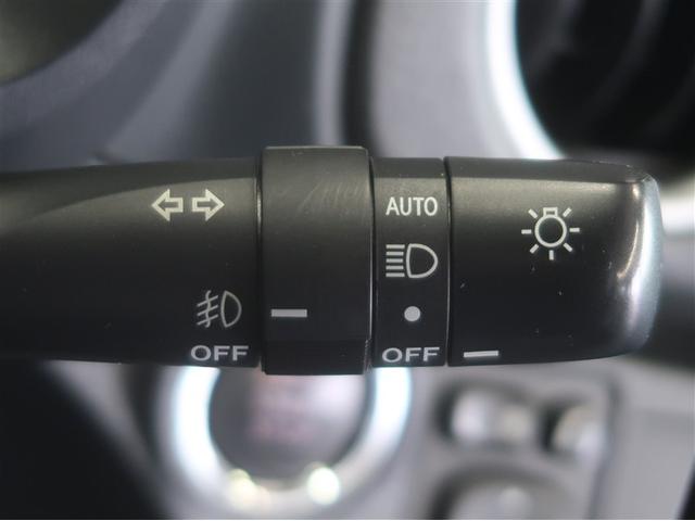 ヴィッツ Ｆ　スマイルエディション　スマートキー・プッシュスタート　ワンセグＴＶ　運転席助手席エアバッグ　ＡＵＸ接続　パワステ　盗難防止システム　ナビＴＶ　メモリーナビ　ワンオーナー　パワーウィンドウ　オートエアコン　キーフリー　ＥＴＣ（18枚目）