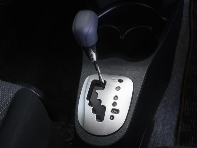 ヴィッツ Ｆ　スマイルエディション　スマートキー・プッシュスタート　ワンセグＴＶ　運転席助手席エアバッグ　ＡＵＸ接続　パワステ　盗難防止システム　ナビＴＶ　メモリーナビ　ワンオーナー　パワーウィンドウ　オートエアコン　キーフリー　ＥＴＣ（25枚目）