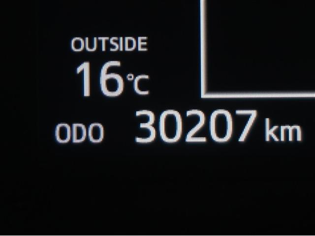 ヴィッツ Ｆ　セーフティーエディション　衝突被害軽減　フルセグＴＶ　ドライブレコーダー　アイドリングストップ機能　パワーステアリング　パワーウィンドウ　ＥＳＣ　盗難防止システム　スマートキー　エアコン　ＡＢＳ　ワンオーナー　Ｂカメラ　ＥＴＣ（10枚目）