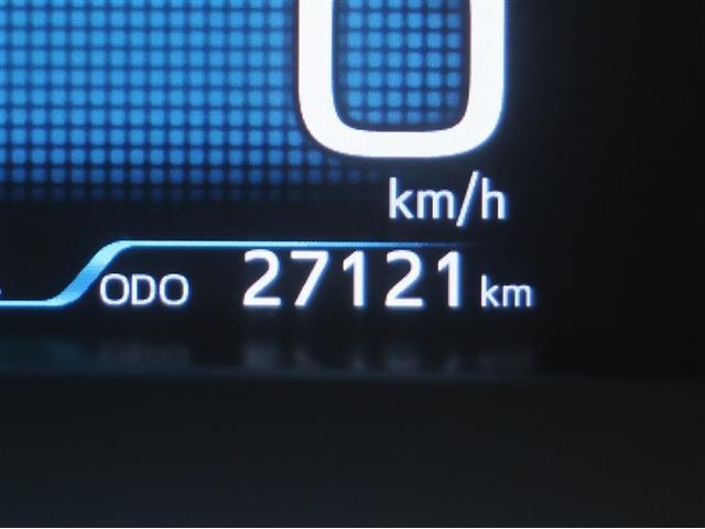 プリウス Ａ　ＡＣ１００Ｖ　衝突軽減ブレーキシステム　Ｂモニタ　ＬＥＤヘッド　クルーズコントロール　セキュリティー　スマートキー　パワーステアリング　Ｐシート　Ｉストップ　ドライブレコーダー　ＥＴＣ　１オーナー（10枚目）