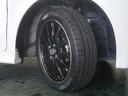 スポーティな印象を与える純正ホイールです。何処までも走って行来たくなるようなデザインですね♪
