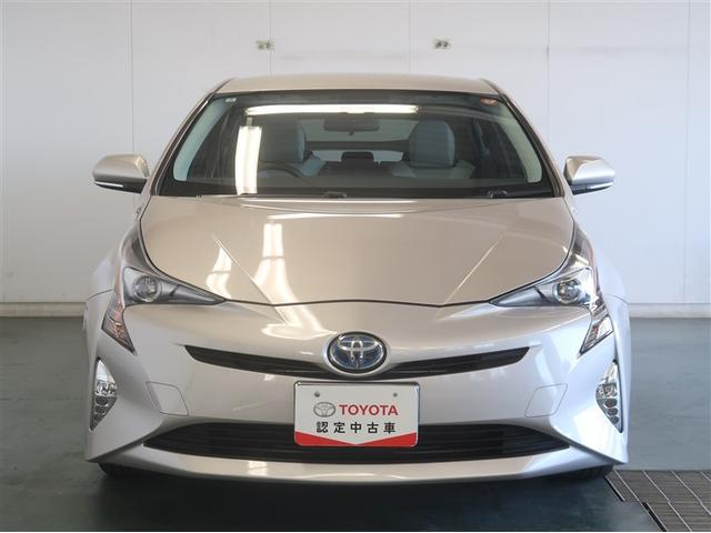 プリウス Ｓ　ＤＶＤ視聴可能　ＬＥＤヘット　地デジテレビ　盗難防止システム　スマキー　ＡＣ　ナビ＆ＴＶ　横滑り防止システム　バックガイドモニター　ＥＴＣ車載器　アルミホイール　運転席パワーウィンドウ　リモコンキー（4枚目）