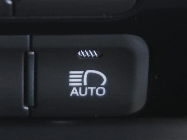 プリウス Ｓ　ＤＶＤ視聴可能　ＬＥＤヘット　地デジテレビ　盗難防止システム　スマキー　ＡＣ　ナビ＆ＴＶ　横滑り防止システム　バックガイドモニター　ＥＴＣ車載器　アルミホイール　運転席パワーウィンドウ　リモコンキー（15枚目）