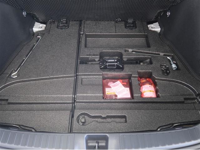 プリウス Ｓ　ＤＶＤ視聴可能　ＬＥＤヘット　地デジテレビ　盗難防止システム　スマキー　ＡＣ　ナビ＆ＴＶ　横滑り防止システム　バックガイドモニター　ＥＴＣ車載器　アルミホイール　運転席パワーウィンドウ　リモコンキー（31枚目）