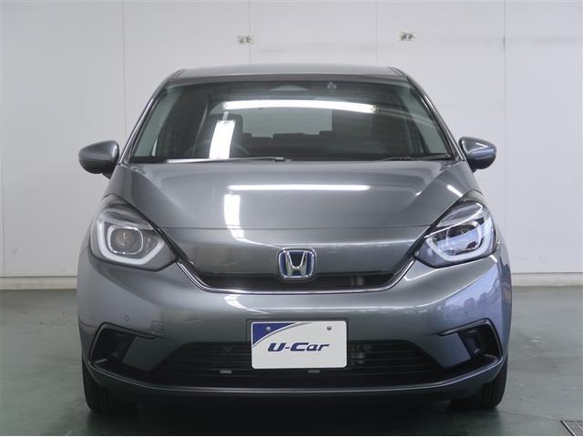 フィット ｅ：ＨＥＶホーム　前後誤発進抑制機能　助手席エアバッグ　運転席エアバッグ　ＡＵＸ　１オナ　アイドリングストップ　ＬＥＤライト　バックカメラ　ＡＢＳ　サイドエアバッグ　オートクルーズコントロール　フルセグＴＶ　ＤＶＤ再生（6枚目）