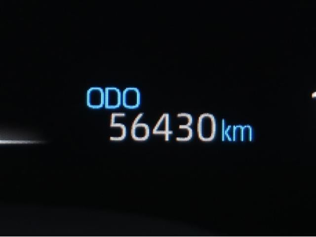 ヤリスクロス ハイブリッドＺ　インテリジェントキー　アルミホイル　ＬＥＤライト　１オ－ナ－　リアカメラ　クルーズコントロール　横滑り防止システム　ナビＴＶ　メモリーナビゲーション　電動シ－ト　パワステ　オートエアコン　キーフリー（10枚目）