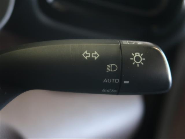 ヤリスクロス ハイブリッドＺ　インテリジェントキー　アルミホイル　ＬＥＤライト　１オ－ナ－　リアカメラ　クルーズコントロール　横滑り防止システム　ナビＴＶ　メモリーナビゲーション　電動シ－ト　パワステ　オートエアコン　キーフリー（24枚目）