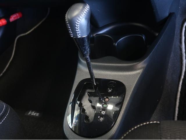 ヴィッツ ハイブリッドＦ　セーフティーエディションＩＩＩ　バックモニタ－　ＬＥＤヘッド　１オーナー車　地デジ　ＤＶＤ再生可　インテリキー　オートエアコン　キーレスエントリー　ＥＴＣ　パワーステアリング　ドライブレコーダー　ナビＴＶ　横滑り防止機能　エアバッグ（26枚目）