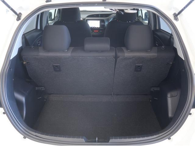 ヴィッツ ハイブリッドＦ　セーフティーエディションＩＩＩ　バックモニタ－　ＬＥＤヘッド　１オーナー車　地デジ　ＤＶＤ再生可　インテリキー　オートエアコン　キーレスエントリー　ＥＴＣ　パワーステアリング　ドライブレコーダー　ナビＴＶ　横滑り防止機能　エアバッグ（31枚目）