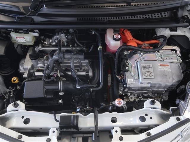 ヴィッツ ハイブリッドＦ　セーフティーエディションＩＩＩ　バックモニタ－　ＬＥＤヘッド　１オーナー車　地デジ　ＤＶＤ再生可　インテリキー　オートエアコン　キーレスエントリー　ＥＴＣ　パワーステアリング　ドライブレコーダー　ナビＴＶ　横滑り防止機能　エアバッグ（36枚目）