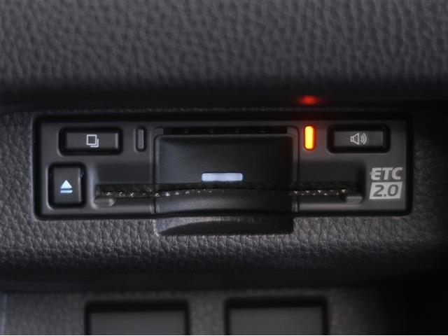 クラウンクロスオーバー Ｇアドバンスド　衝突軽減装置　フルセグテレビ　クルコン　横滑防止装置　ドライブレコーダー　ＬＥＤヘッドライト　Ｂカメラ　元試乗車　Ｐシート　ＥＴＣ　オートエアコン　ＡＣ１００Ｖ電源　ＡＵＸ　エアバッグ　４ＷＤ　ＡＢＳ（19枚目）