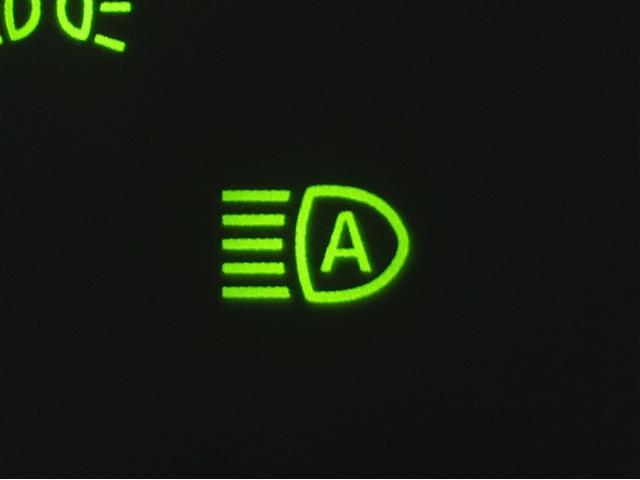 ライズ Ｚ　誤発進抑制機能　エアコン　テレビ　スマートキー＆プッシュスタート　地デジＴＶ　ドライブレコーダ　ＶＳＡ　盗難防止装置　ミュージックプレイヤー接続可　アイドリングストップ機能　クルコン　バックモニター（15枚目）