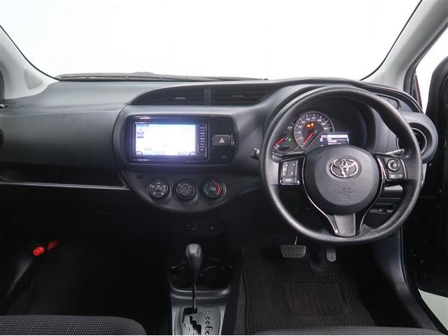 �X�^�C���b�V���ȃf�U�C���̃C���p�l�B�e����X�C�b�`�͎g���Ղ��ʒu�ɔz�u����Ă܂��B