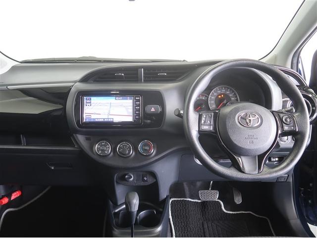 �X�^�C���b�V���ȃf�U�C���̃C���p�l�B�e����X�C�b�`�͎g���Ղ��ʒu�ɔz�u����Ă܂��B