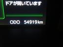 タンク カスタムＧ－Ｔ　スマキ－　地上デジタル　アルミホイル　踏み間違い防止装置　両側電動ドア　ＬＥＤヘッドライト　クルコン　リアカメラ　１オーナ　横滑り防止装置　ＥＴＣ　ウォークスルー　キーレス　ＴＶナビ　オートエアコン（8枚目）
