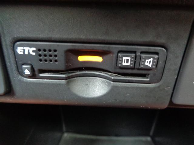 N-BOXカスタム G SSブラックスタイルパッケージ 社外HDDナビ/Bluetooth/フルセグ/バックカメラ/CD録音/DVD再生/社外シートカバー/プッシュスタートボタン/スマートキー/HID/ブラック14インチアルミホイル/両側電動スライドドア(6枚目)