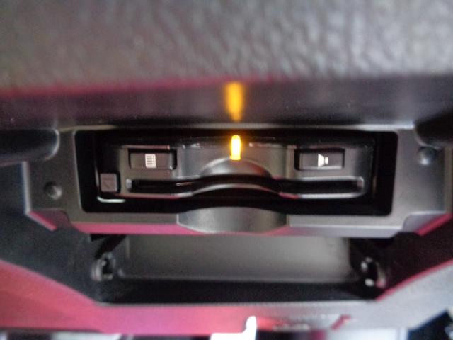 マークＸ ２５０Ｇ　Ｓパッケージ　Ｇ’ｓ　社外８インチＨＤＤナビ／フルセグ／Ｂｌｕｅｔｏｏｔｈ／バックカメラ／ＣＤ録音／ＤＶＤ再生／車高調／１９インチアルミホイル／スマートキー／プッシュスタート（6枚目）