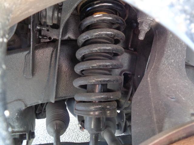 リンカーンナビゲーター ベースグレード　１ナンバー登録／後期モデル／社外２６インチアルミ／ベージュ革シート／サンルーフ／電動サイドステップ／バネサス交換済み／パワーバックドア／メモリーナビ／フルセグ／バックカメラ／Ｂｌｕｅｔｏｏｔｈ／４ＷＤ（4枚目）