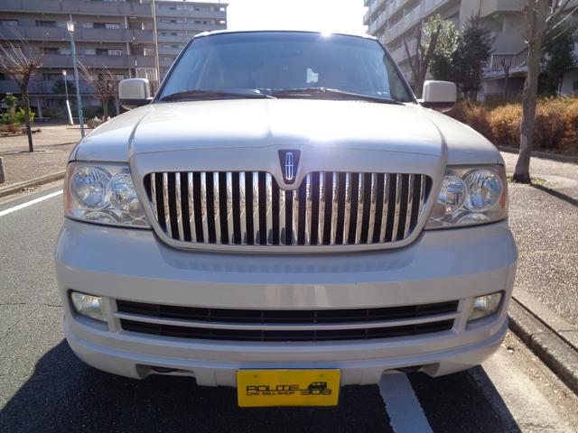 リンカーンナビゲーター ベースグレード　１ナンバー登録／後期モデル／社外２６インチアルミ／ベージュ革シート／サンルーフ／電動サイドステップ／バネサス交換済み／パワーバックドア／メモリーナビ／フルセグ／バックカメラ／Ｂｌｕｅｔｏｏｔｈ／４ＷＤ（15枚目）