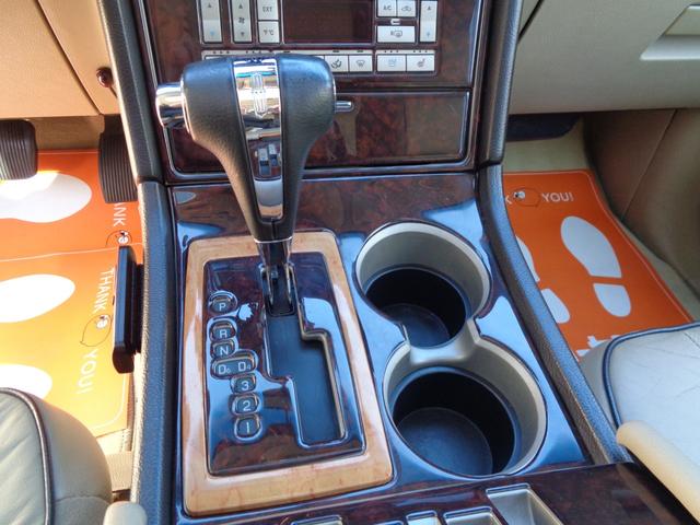 リンカーンナビゲーター ベースグレード　１ナンバー登録／後期モデル／社外２６インチアルミ／ベージュ革シート／サンルーフ／電動サイドステップ／バネサス交換済み／パワーバックドア／メモリーナビ／フルセグ／バックカメラ／Ｂｌｕｅｔｏｏｔｈ／４ＷＤ（33枚目）