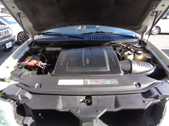 リンカーンナビゲーター ベースグレード　１ナンバー登録／後期モデル／社外２６インチアルミ／ベージュ革シート／サンルーフ／電動サイドステップ／バネサス交換済み／パワーバックドア／メモリーナビ／フルセグ／バックカメラ／Ｂｌｕｅｔｏｏｔｈ／４ＷＤ（41枚目）