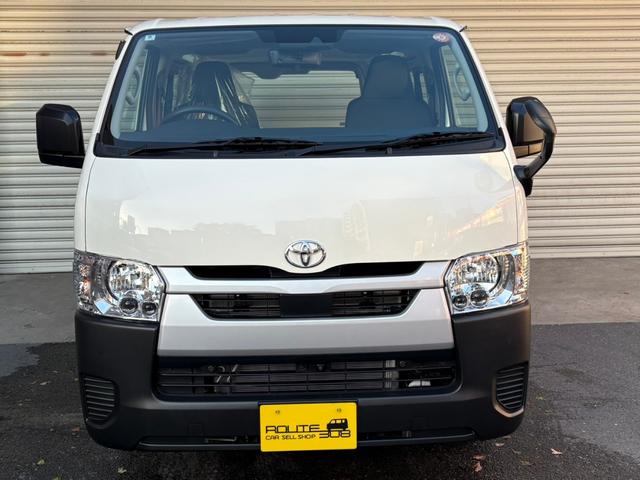 ハイエースバン ロングDX 登録済未使用車 パノラミックビューモニター デジタルインナーミラー LEDヘッドライト リアクーラー リアヒーター AC100V イージークローザー キーレス(2枚目)