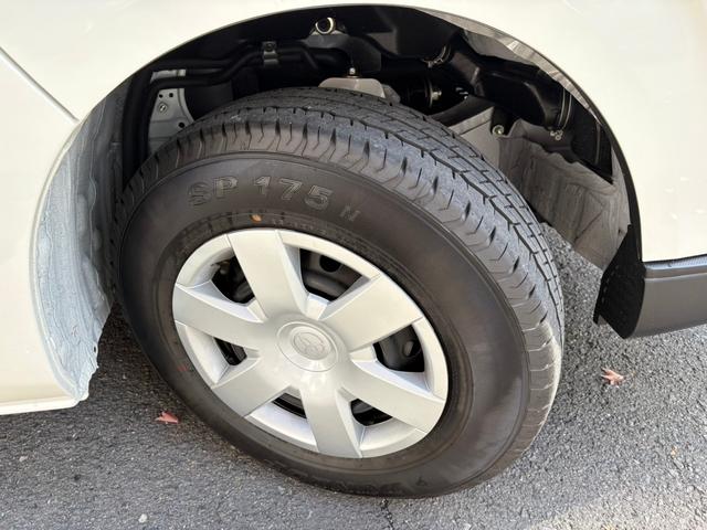 ハイエースバン ロングDX 登録済未使用車 パノラミックビューモニター デジタルインナーミラー LEDヘッドライト リアクーラー リアヒーター AC100V イージークローザー キーレス(8枚目)