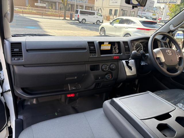 ハイエースバン ロングDX 登録済未使用車 パノラミックビューモニター デジタルインナーミラー LEDヘッドライト リアクーラー リアヒーター AC100V イージークローザー キーレス(14枚目)