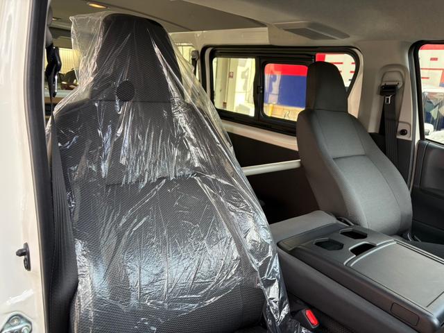 ハイエースバン ロングDX 登録済未使用車 パノラミックビューモニター デジタルインナーミラー LEDヘッドライト リアクーラー リアヒーター AC100V イージークローザー キーレス(16枚目)
