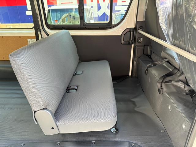 ハイエースバン ロングDX 登録済未使用車 パノラミックビューモニター デジタルインナーミラー LEDヘッドライト リアクーラー リアヒーター AC100V イージークローザー キーレス(17枚目)