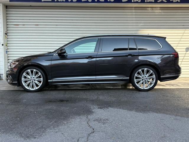 パサートヴァリアント ２．０ＴＳＩ　Ｒライン　２．０ＴＳＩ　Ｒライン（５名）禁煙　ナビＢカメラ　ドラレコ　レザー　パワーシート　Ｐバックドア　１９インチＡＷ　ＬＥＤヘッドライト　スマートキー　２０１８ｙモデル（3枚目）