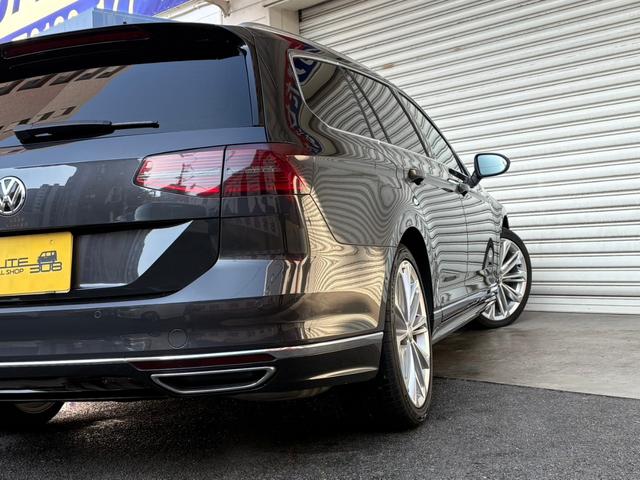パサートヴァリアント ２．０ＴＳＩ　Ｒライン　２．０ＴＳＩ　Ｒライン（５名）禁煙　ナビＢカメラ　ドラレコ　レザー　パワーシート　Ｐバックドア　１９インチＡＷ　ＬＥＤヘッドライト　スマートキー　２０１８ｙモデル（13枚目）