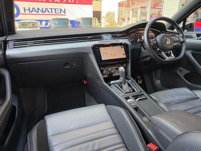 パサートヴァリアント ２．０ＴＳＩ　Ｒライン　２．０ＴＳＩ　Ｒライン（５名）禁煙　ナビＢカメラ　ドラレコ　レザー　パワーシート　Ｐバックドア　１９インチＡＷ　ＬＥＤヘッドライト　スマートキー　２０１８ｙモデル（16枚目）