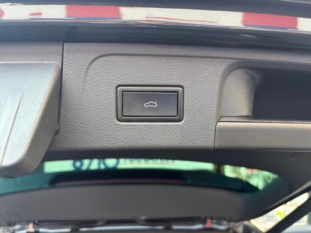 パサートヴァリアント ２．０ＴＳＩ　Ｒライン　２．０ＴＳＩ　Ｒライン（５名）禁煙　ナビＢカメラ　ドラレコ　レザー　パワーシート　Ｐバックドア　１９インチＡＷ　ＬＥＤヘッドライト　スマートキー　２０１８ｙモデル（23枚目）